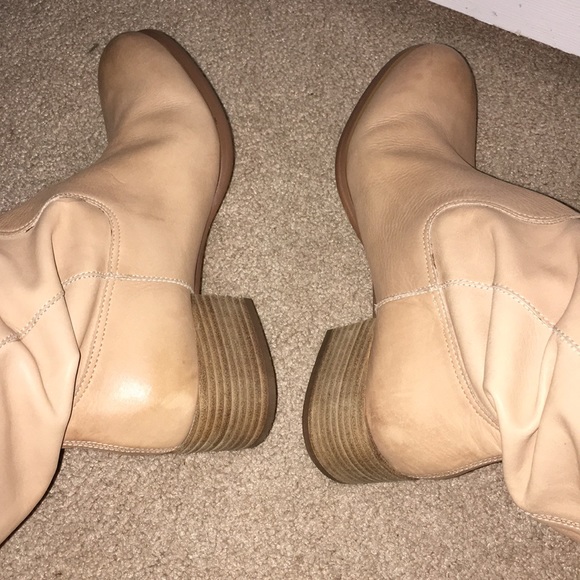 Tall boots with a small chunky heel 👢 - Picture 3 of 6